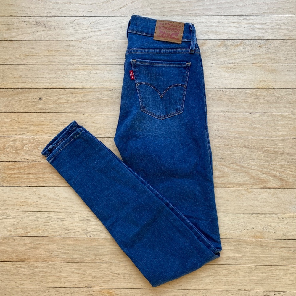 Levi’s 710 Super Skinny Jeans, Medium Wash, Size 25